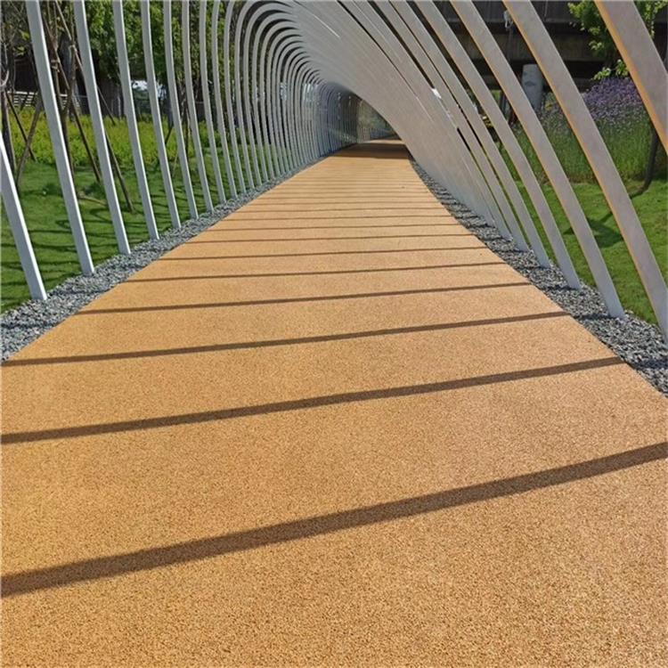 胶粘石路面石子为什么会脱落呢？